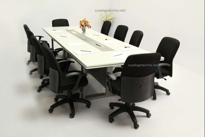 Tháo lắp vận chuyển bàn họp huyện Bình Chánh