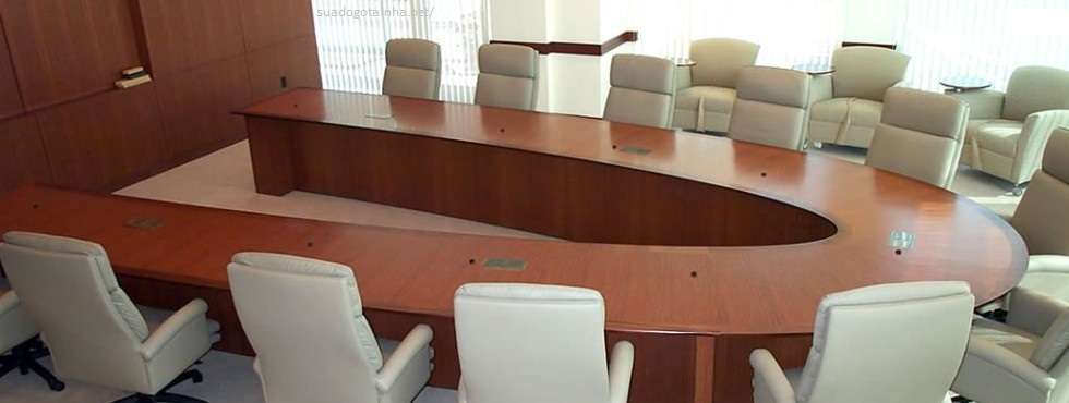 Tháo lắp vận chuyển bàn họp tại TP Dĩ An