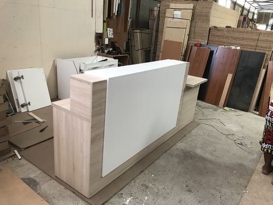 Tháo lắp bàn văn phòng phường Long Bình