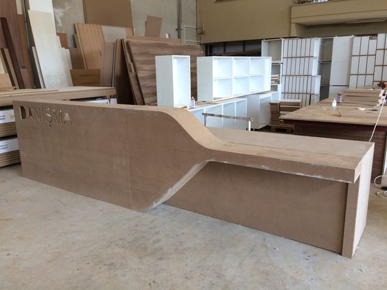 Tháo lắp bàn văn phòng phường Tân Sơn