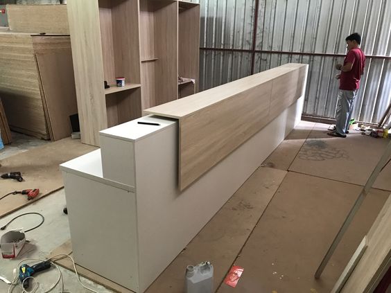 Tháo lắp bàn văn phòng phường Vịnh Hội