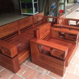 SƠN LẠI ĐỔ GỖ QUẬN 3