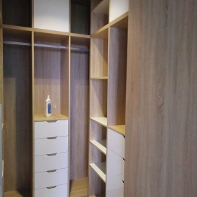 THI CÔNG ĐÓNG MỚI TỦ ÁO HUYỆN BÌNH CHÁNH