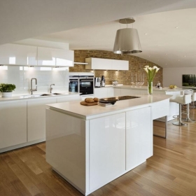 THI CÔNG TỦ BẾP QUẬN 3